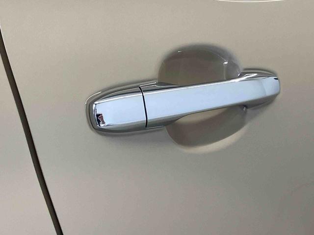 ロッキープレミアムＧスマートアシスト搭載　バックカメラ付き　オートエコアン　オートライト　キーフリー　アイドリングストップ　ＡＢＳ（熊本県）の中古車