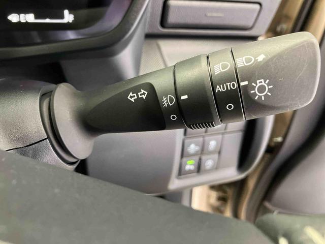 ロッキープレミアムＧスマートアシスト搭載　バックカメラ付き　オートエコアン　オートライト　キーフリー　アイドリングストップ　ＡＢＳ（熊本県）の中古車