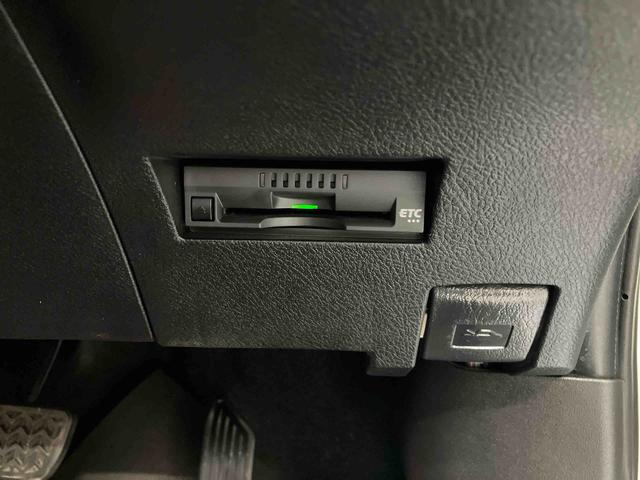 カローラフィールダーハイブリッドＧバックカメラ付き　オートエアコン（熊本県）の中古車