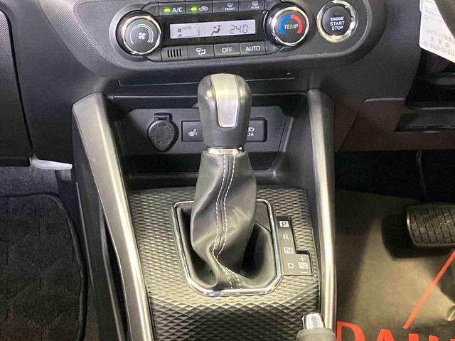 ロッキープレミアムスマートアシスト搭載 バックカメラ付き オートエアコン オートライト キーフリー アイドリングストップ ABS 電動ドアミラー(熊本県)の中古車