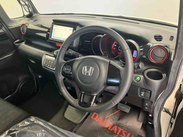 N−BOXカスタムG・Aパッケージ後席両側スライドドア(片側電動) バックカメラ付き オートエアコン オートライト(熊本県)の中古車