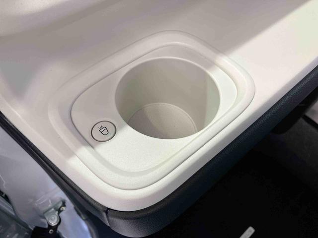 ムーヴキャンバスストライプスGスマートアシスト搭載 後席両側電動スライドドア パノラマモニター対応 オートエアコン オートライト アキーフリー アイドリングストップ ABS 電動ドアミラー(熊本県)の中古車