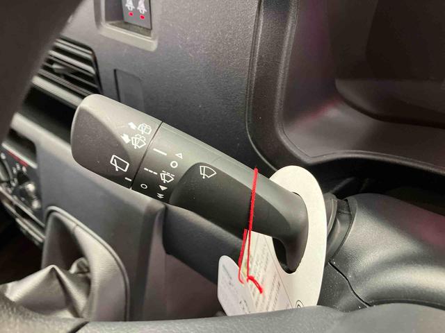 ハイゼットカーゴＤＸスマートアシスト搭載　後席両側スライドドア　オートライト　キーレスエントリー（熊本県）の中古車