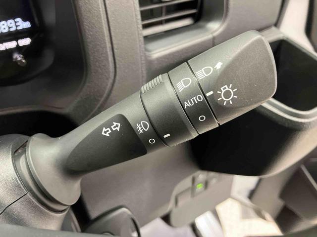 ハイゼットカーゴＤＸスマートアシスト搭載　オートライト　後席両側スライドドア　アイドリングストップ　ＡＢＳ　キーレスエントリー（熊本県）の中古車