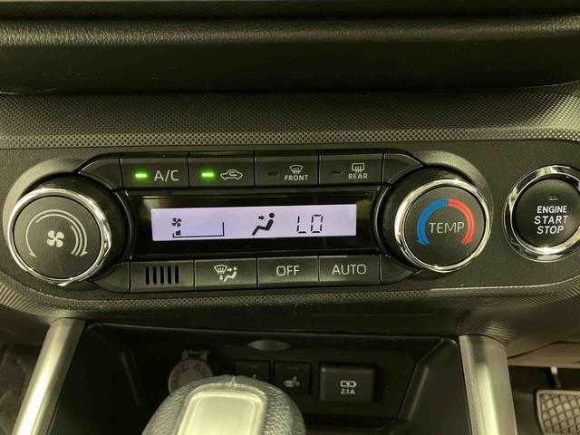 ロッキープレミアムＧスマートアシスト搭載　バックカメラ付き　オートエアコン　オートライト　キーフリー　アイドリングストップ　ＡＢＳ　電動ドアミラー（熊本県）の中古車