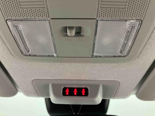 ロッキープレミアムＧスマートアシスト搭載　バックカメラ付き　オートエアコン　オートライト　キーフリー　アイドリングストップ　ＡＢＳ　電動ドアミラー（熊本県）の中古車