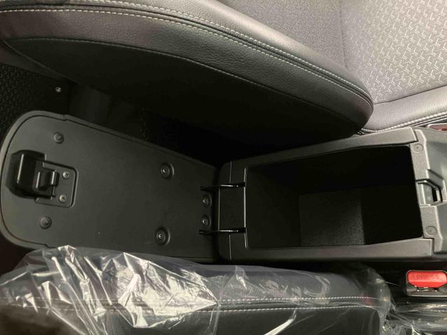 ロッキープレミアムＧスマートアシスト搭載　バックカメラ付き　オートエアコン　オートライト　キーフリー　アイドリングストップ　ＡＢＳ　電動ドアミラー（熊本県）の中古車