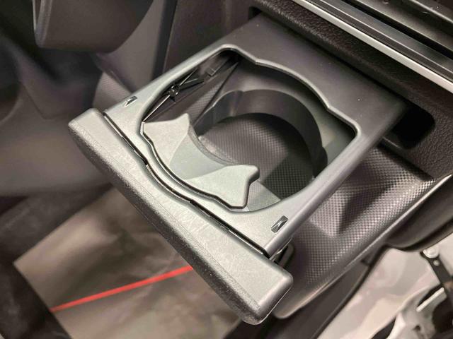 ロッキープレミアムＧスマートアシスト搭載　バックカメラ付き　オートエアコン　オートライト　キーフリー　アイドリングストップ　ＡＢＳ　電動ドアミラー（熊本県）の中古車