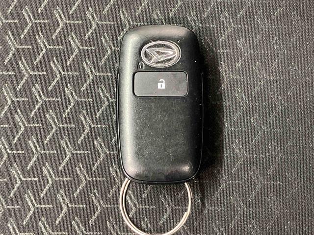 ロッキープレミアムＧスマートアシスト搭載　バックカメラ付き　オートエアコン　オートライト　キーフリー　アイドリングストップ　ＡＢＳ　電動ドアミラー（熊本県）の中古車