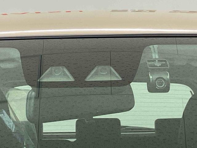 ロッキープレミアムスマートアシスト搭載　バックカメラ付き　オートエアコン　オートライト　キーフリー　アイドリングストップ　ＡＢＳ　電動ドアミラー（熊本県）の中古車