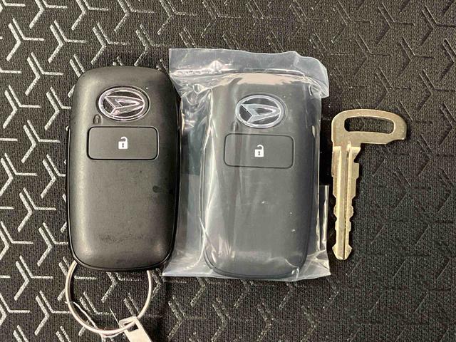 ロッキープレミアムＧスマートアシスト搭載　パノラマモニター対応　オートエアコン　オートライト　キーフリー　アイドリングストップ　ＡＢＳ　電動ドアミラー（熊本県）の中古車