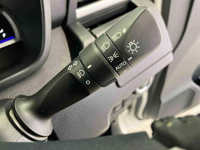 トールカスタムＧ　リミテッドII　ＳＡIIIスマートアシスト搭載　後席両側電動スライドドア　パノラマモニター対応　オートエアコン　オートライト　キーフリー　アイドリングストップ　ＡＢＳ　電動ドアミラー（熊本県）の中古車