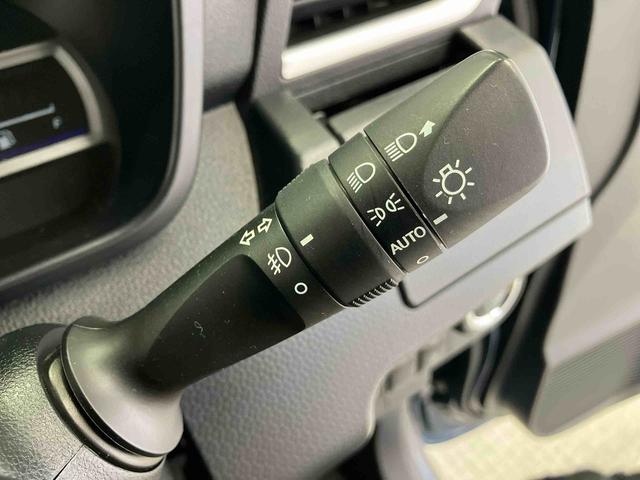 ルーミーカスタムＧ−Ｔスマートアシスト搭載　後席両側電動スライドドア　バックカメラ付き　オートエアコン　オートライト　キーフリー　アイドリングストップ　ＡＢＳ　電動ドアミラー（熊本県）の中古車