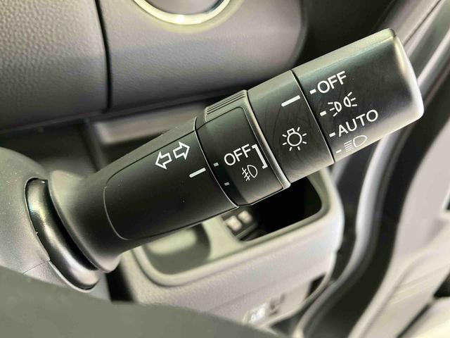 N−BOXカスタムG・Lホンダセンシング後席両側スライドドア(片側電動) バックカメラ付き オートエアコン オートライト キーフリー(熊本県)の中古車