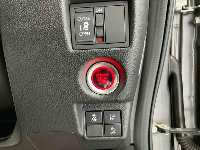 N−BOXカスタムG・Lホンダセンシング後席両側スライドドア(片側電動) バックカメラ付き オートエアコン オートライト キーフリー(熊本県)の中古車