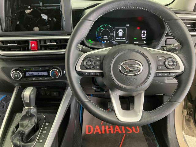 ロッキープレミアムG HEVハイブリッド車 スマートアシスト搭載 パノラマモニター対応 オートエアコン オートライト キーフリー アイドリングストップ ABS 電動ドアミラー(熊本県)の中古車