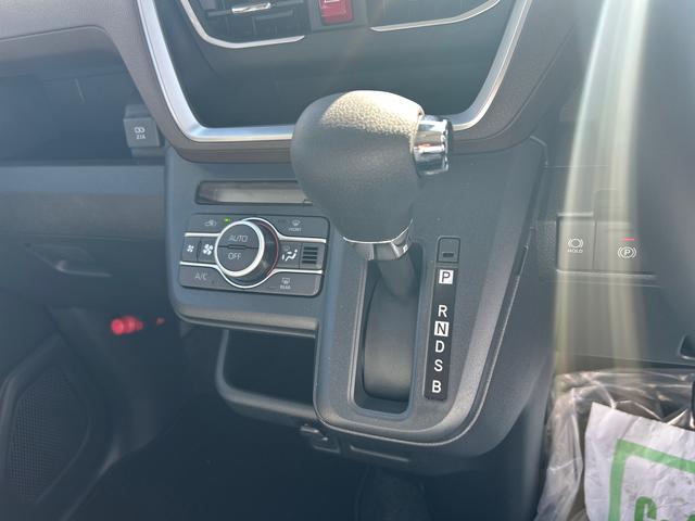 ムーヴＧインパネシフト　プッシュスタートスイッチ　電子カードキー　電動パーキングブレーキ　助手席側電動スライドドア　衝突被害軽減ブレーキ（鹿児島県）の中古車