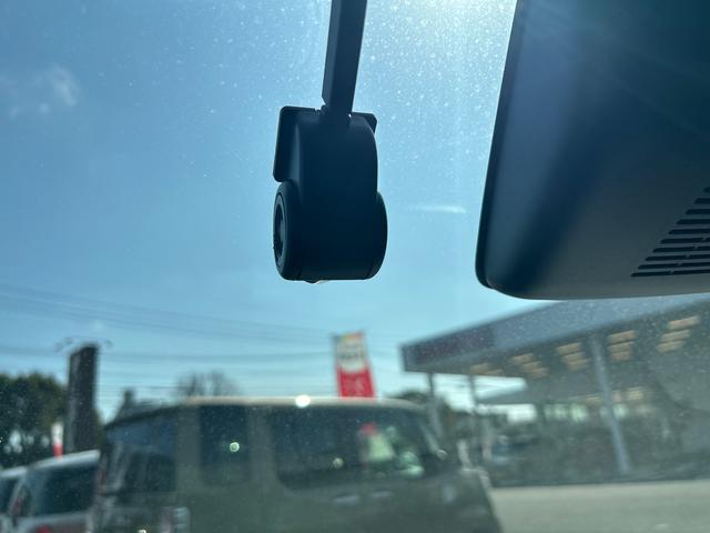 ロッキープレミアムＧ９インチディスプレイオーディオ　連動ドラレコＦＲ　バックカメラ　コーナーセンサー　シートヒーター　オートライト　ＬＥＤヘッドライト　キーフリーシステム　プッシュボタンスタート　衝突回避支援システム（鹿児島県）の中古車