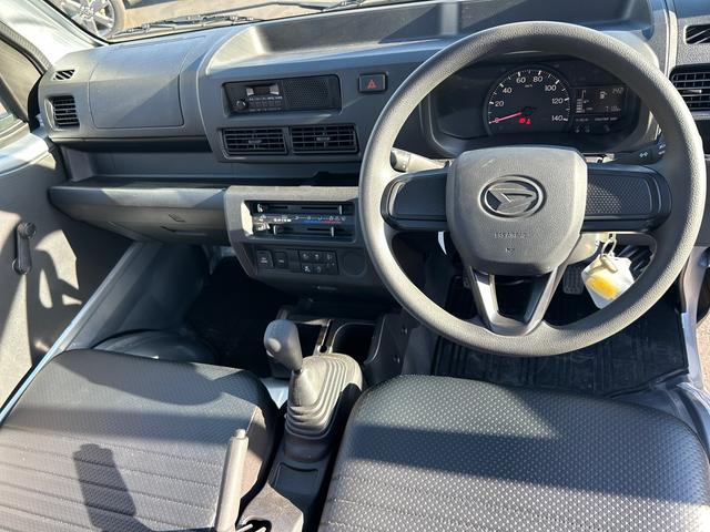 ハイゼットトラックスタンダード５ＭＴ車　切替式４ＷＤ　オートマチックハイビーム　誤発進抑制機能　車線逸脱警報　パワステ　ＡＢＳ（鹿児島県）の中古車