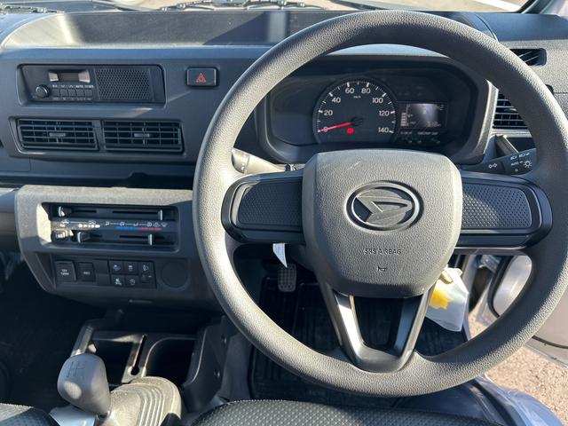 ハイゼットトラックスタンダード５ＭＴ車　切替式４ＷＤ　オートマチックハイビーム　誤発進抑制機能　車線逸脱警報　パワステ　ＡＢＳ（鹿児島県）の中古車