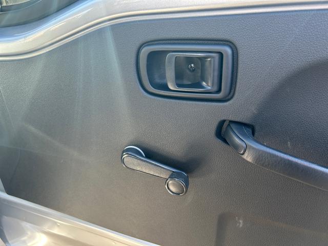 ハイゼットトラックスタンダード５ＭＴ車　切替式４ＷＤ　オートマチックハイビーム　誤発進抑制機能　車線逸脱警報　パワステ　ＡＢＳ（鹿児島県）の中古車