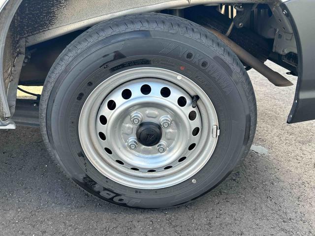 ハイゼットカーゴＤＸインパネシフト　オーディオレス　コーナーセンサー　キーレスエントリー　リアスモークガラス　衝突回避支援システム　ＡＢＳ　横滑り防止装置（鹿児島県）の中古車