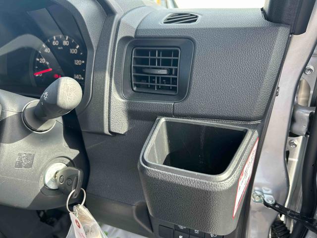 ハイゼットカーゴＤＸインパネシフト　オーディオレス　コーナーセンサー　キーレスエントリー　リアスモークガラス　衝突回避支援システム　ＡＢＳ　横滑り防止装置（鹿児島県）の中古車