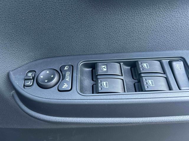 タントＸインパネシフト　プッシュスタートスイッチ　電子カードキー　電動パーキングブレーキ　両側スライド片側電動ドア　オートハイビーム　ＡＢＳ（鹿児島県）の中古車