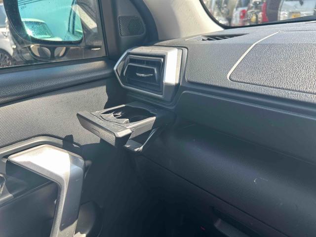 ロッキープレミアム９インチカーナビ　バックモニター（パノラマモニター）ＥＴＣ　ナビ連動ＦＲドラレコ　全車速追従型クルーズコントロール　アルミホイール　車線逸脱警報　ＬＥＤヘッドライト　オートハイビーム　衝突低減ブレーキ（鹿児島県）の中古車