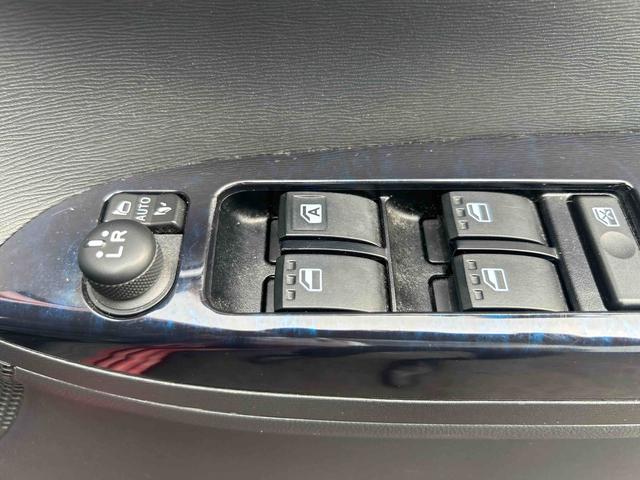 タントカスタムＸ　トップエディションＳＡIII７インチ純正カーナビ　バックカメラ　ＥＴＣ　両側スライドドア（片側電動）　ＬＥＤヘッドライト＆フォグランプ　オートライト　プッシュボタンスタート　電動格納ドアミラー　衝突回避支援システム（鹿児島県）の中古車