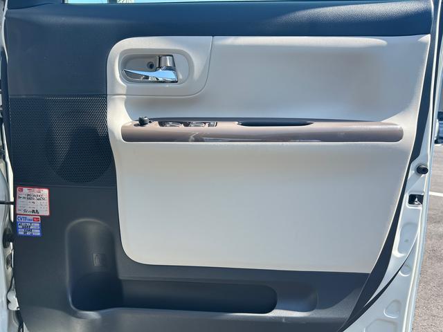 ムーヴキャンバスＧメイクアップ　ＳＡIIインパネシフト　プッシュスタートスイッチ　電子カードキー　カーナビ　バックモニター　ＥＴＣ車載器　両側電動スライドドア　レーンアシスト　衝突被害軽減システム（鹿児島県）の中古車