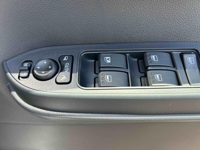 タントＸインパネシフト　プッシュスタートスイッチ　電子カードキー　電動パーキングブレーキ　カーナビ　バックモニター　両側スライド片側電動ドア　衝突被害軽減システム　ＡＢＳ（鹿児島県）の中古車