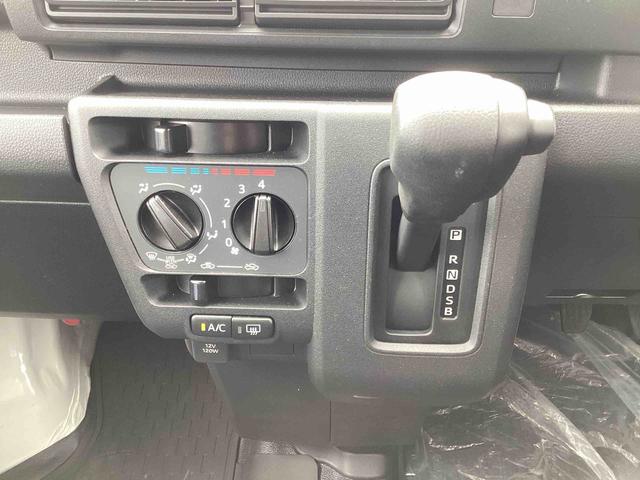 ハイゼットカーゴＤＸインパネシフト　運転席助手席エアバック　衝突回避支援ブレーキ　レーンアシスト　オートマチックハイビーム　両側手動スライドドア　ＡＢＳ（鹿児島県）の中古車