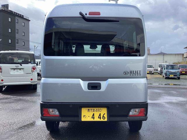 ハイゼットカーゴＤＸインパネシフト　運転席助手席エアバック　両側スライドドア　車線逸脱　衝突被害軽減システム　ＡＢＳ（鹿児島県）の中古車