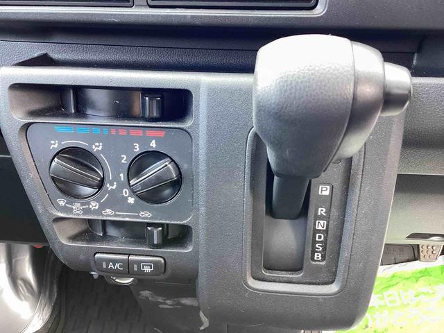 ハイゼットカーゴＤＸインパネシフト　運転席助手席エアバック　両側スライドドア　車線逸脱　衝突被害軽減システム　ＡＢＳ（鹿児島県）の中古車