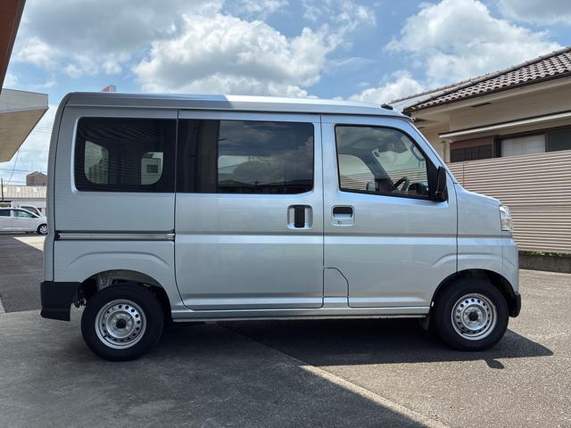 ハイゼットカーゴDXインパネシフト 衝突回避支援ブレーキ 運転席助手席エアバック レーンアシスト オートマチックハイビーム ABS 両側手動スライドドア(鹿児島県)の中古車