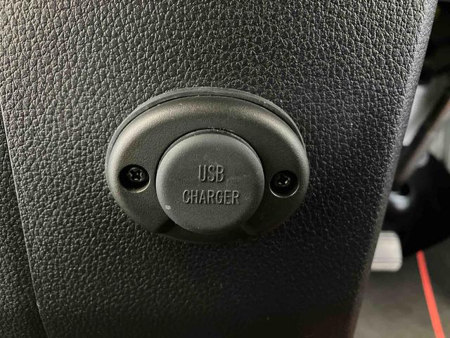 ハイゼットカーゴデッキバンＧスマートアシスト搭載　バックカメラ付き　後席両側電動スライドドア　オートエアコン　オートライト　キーフリー　アイドリングストップ　ＡＢＳ（熊本県）の中古車