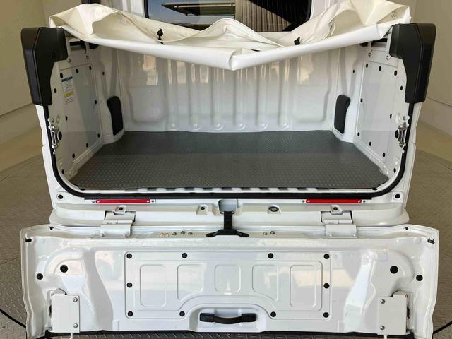 ハイゼットカーゴデッキバンＧスマートアシスト搭載　バックカメラ付き　後席両側電動スライドドア　オートエアコン　オートライト　キーフリー　アイドリングストップ　ＡＢＳ（熊本県）の中古車