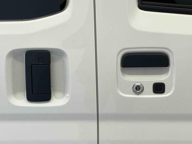 ハイゼットカーゴデッキバンＧスマートアシスト搭載　バックカメラ付き　後席両側電動スライドドア　オートエアコン　オートライト　キーフリー　アイドリングストップ　ＡＢＳ（熊本県）の中古車