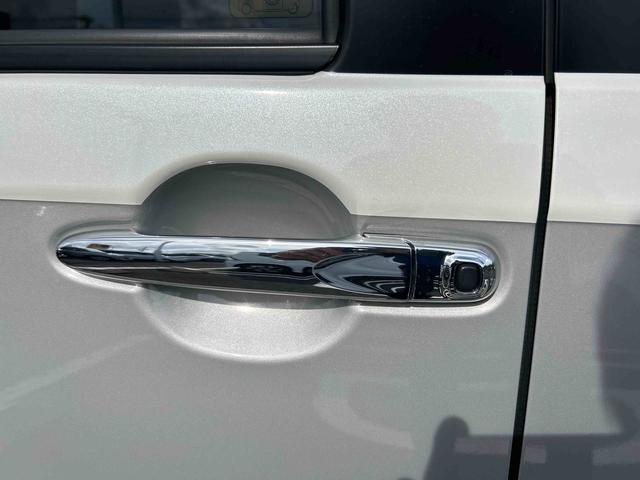 ムーヴキャンバスＧメイクアップリミテッド　ＳＡIIIインパネシフト　プッシュスタートスイッチ　電子カードキー　カーナビ　車線逸脱防止　エマージェンシーブレーキ　ＡＢＳ（鹿児島県）の中古車