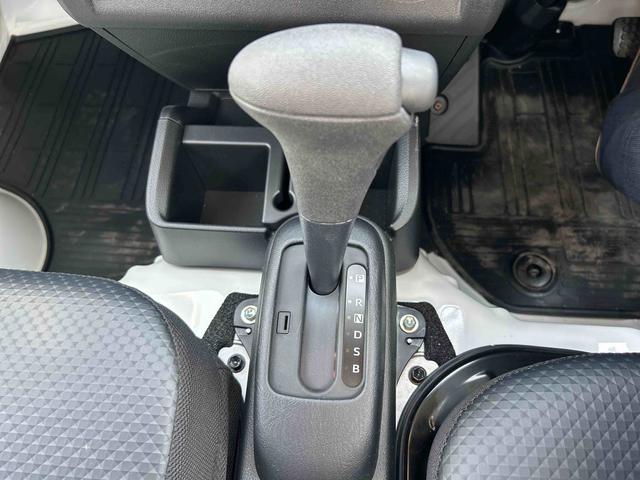 ハイゼットトラックスタンダードフロアＣＶＴ　２ＷＤ　プッシュスタートスイッチ　電子カードキー　オートライト　ＡＢＳ　レーンキープアシスト　衝突回避支援ブレーキ機能　アイドリングＳ　電格ミラー　パワーウインドウ　エアコン　パワステ（鹿児島県）の中古車