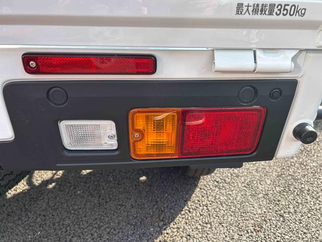 ハイゼットトラックスタンダードフロアＣＶＴ　２ＷＤ　プッシュスタートスイッチ　電子カードキー　オートライト　ＡＢＳ　レーンキープアシスト　衝突回避支援ブレーキ機能　アイドリングＳ　電格ミラー　パワーウインドウ　エアコン　パワステ（鹿児島県）の中古車