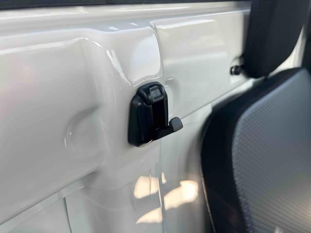 ハイゼットトラックスタンダードフロアＣＶＴ　２ＷＤ　プッシュスタートスイッチ　電子カードキー　オートライト　ＡＢＳ　レーンキープアシスト　衝突回避支援ブレーキ機能　アイドリングＳ　電格ミラー　パワーウインドウ　エアコン　パワステ（鹿児島県）の中古車