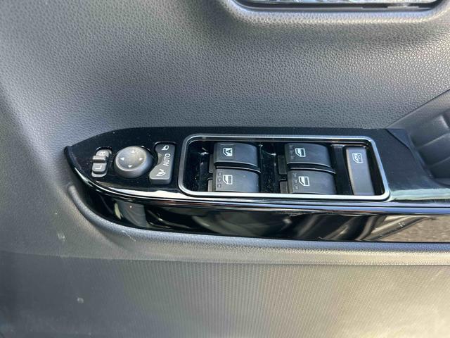 タントカスタムＸスタイルセレクションインパネシフト　プッシュスタートスイッチ　電子カードキー　衝突軽減ブレーキ　レーンキープアシスト　アルミホイール　ＡＢＳ　カーナビ　リアとサイドモニター（鹿児島県）の中古車