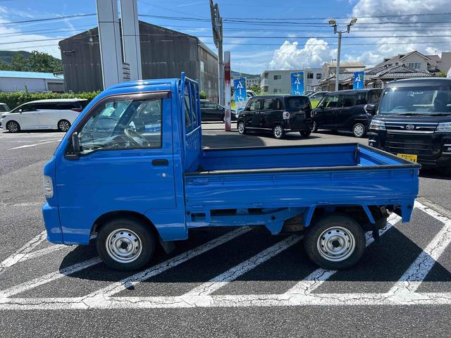 ハイゼットトラックＤＸ５ＭＴ車　ハイロー切り替え４ＷＤ車　エアコン　パワステ　荷台マット　ラジオ（鹿児島県）の中古車