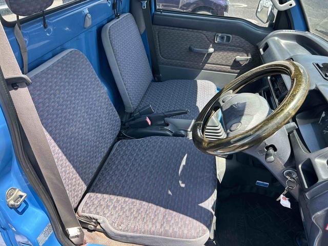 ハイゼットトラックＤＸ５ＭＴ車　ハイロー切り替え４ＷＤ車　エアコン　パワステ　荷台マット　ラジオ（鹿児島県）の中古車