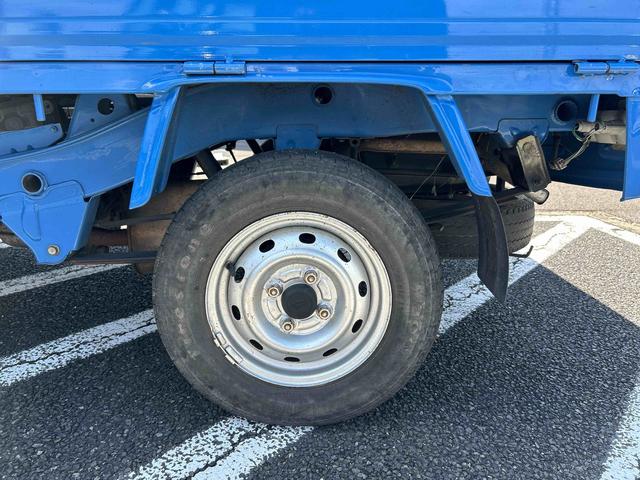 ハイゼットトラックＤＸ５ＭＴ車　ハイロー切り替え４ＷＤ車　エアコン　パワステ　荷台マット　ラジオ（鹿児島県）の中古車