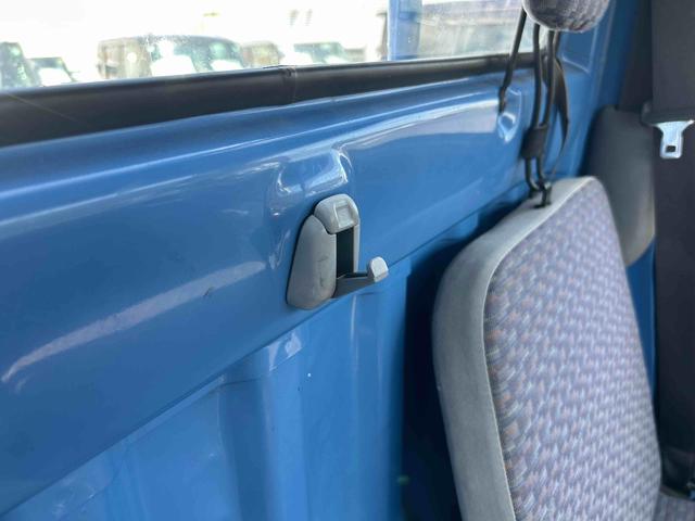ハイゼットトラックＤＸ５ＭＴ車　ハイロー切り替え４ＷＤ車　エアコン　パワステ　荷台マット　ラジオ（鹿児島県）の中古車