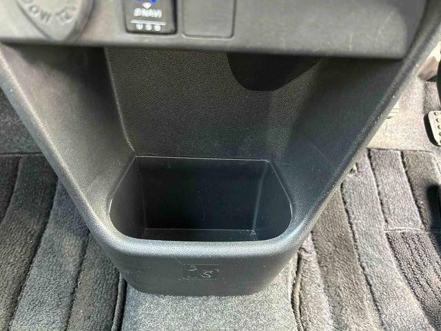 ムーヴキャンバスＸメイクアップリミテッド　ＳＡIIIインパネシフト　プッシュスタートスイッチ　電子カードキー　カーナビ　衝突防止　オートハイビーム　Ｗエアバック　レーンキープ　ＡＢＳ（鹿児島県）の中古車