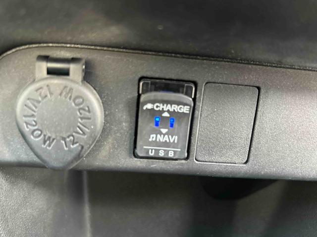 ムーヴキャンバスＸメイクアップリミテッド　ＳＡIIIインパネシフト　プッシュスタートスイッチ　電子カードキー　カーナビ　衝突防止　オートハイビーム　Ｗエアバック　レーンキープ　ＡＢＳ（鹿児島県）の中古車
